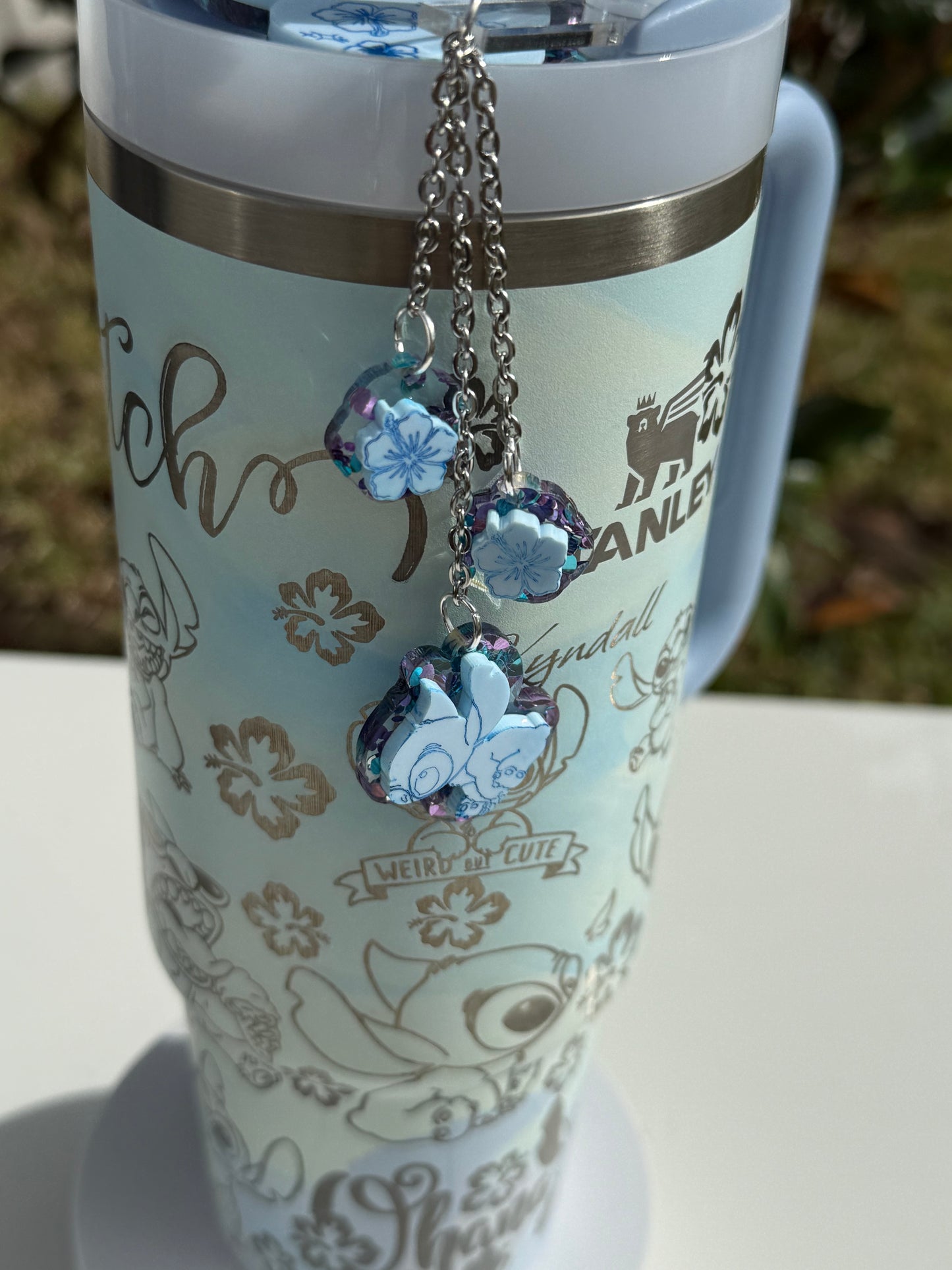 ✨ Bring the magic of blue alien and Ohana to your tumbler!