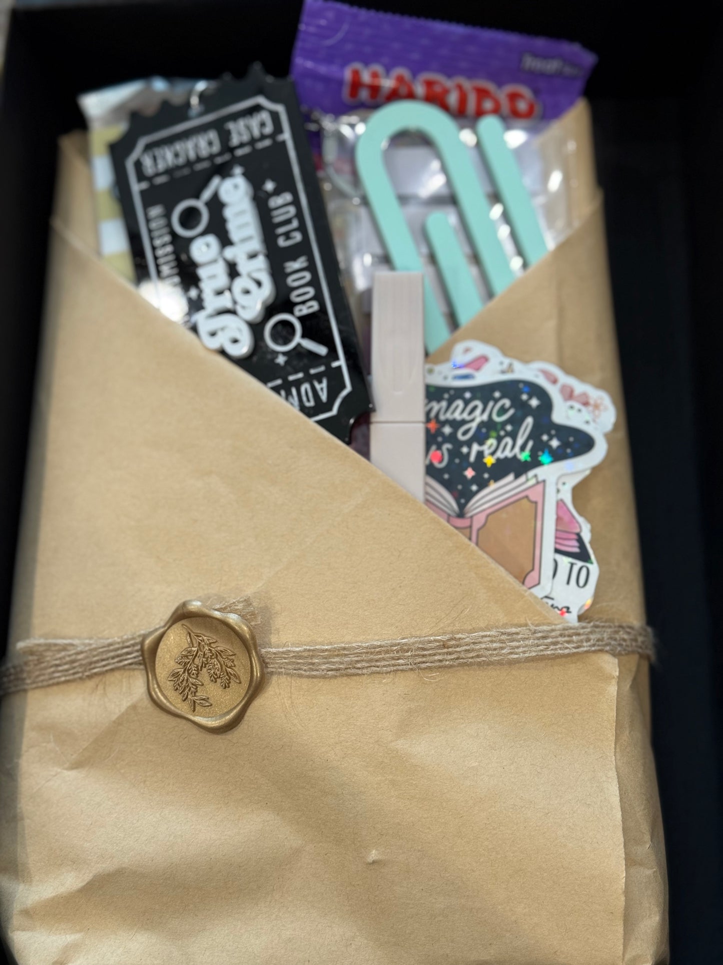 π Blind Date with a Book β Ultimate Mystery Book Gift Box