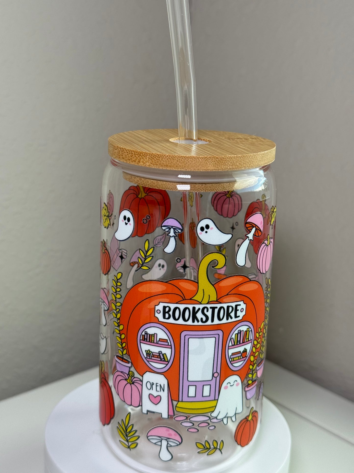 🎃 Spooky Bookstore Glass Cup – Fall Vibes + Ghostie Cuties (16 oz)