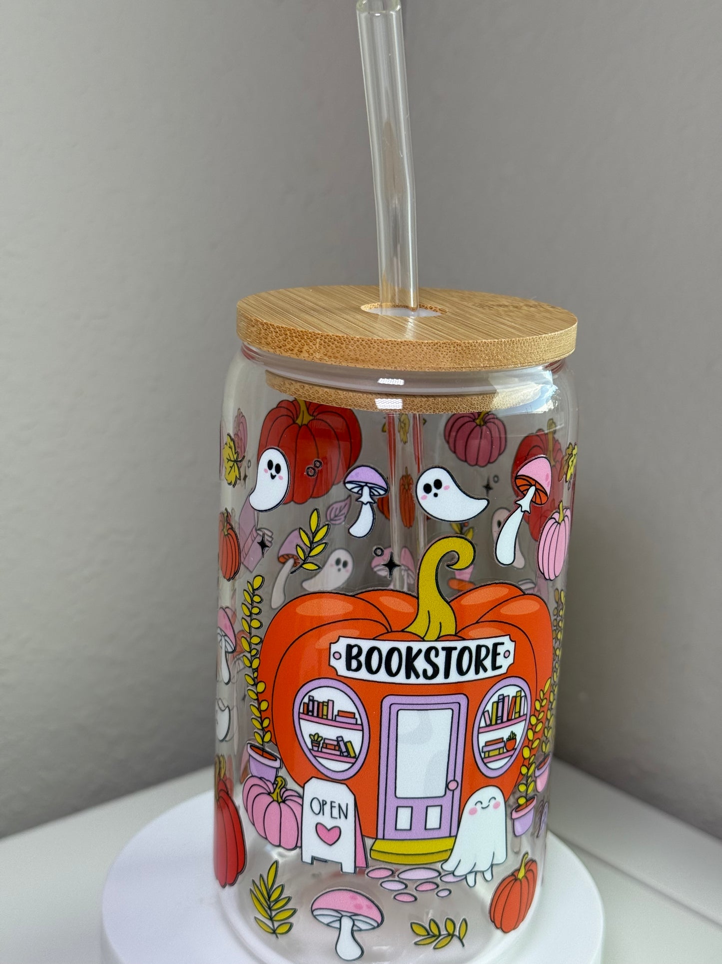 🎃 Spooky Bookstore Glass Cup – Fall Vibes + Ghostie Cuties (16 oz)