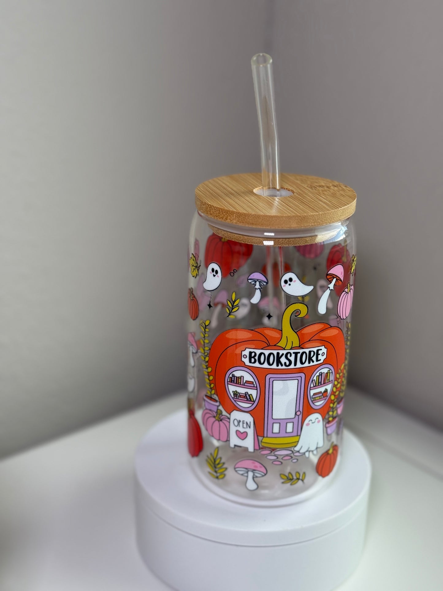 🎃 Spooky Bookstore Glass Cup – Fall Vibes + Ghostie Cuties (16 oz)