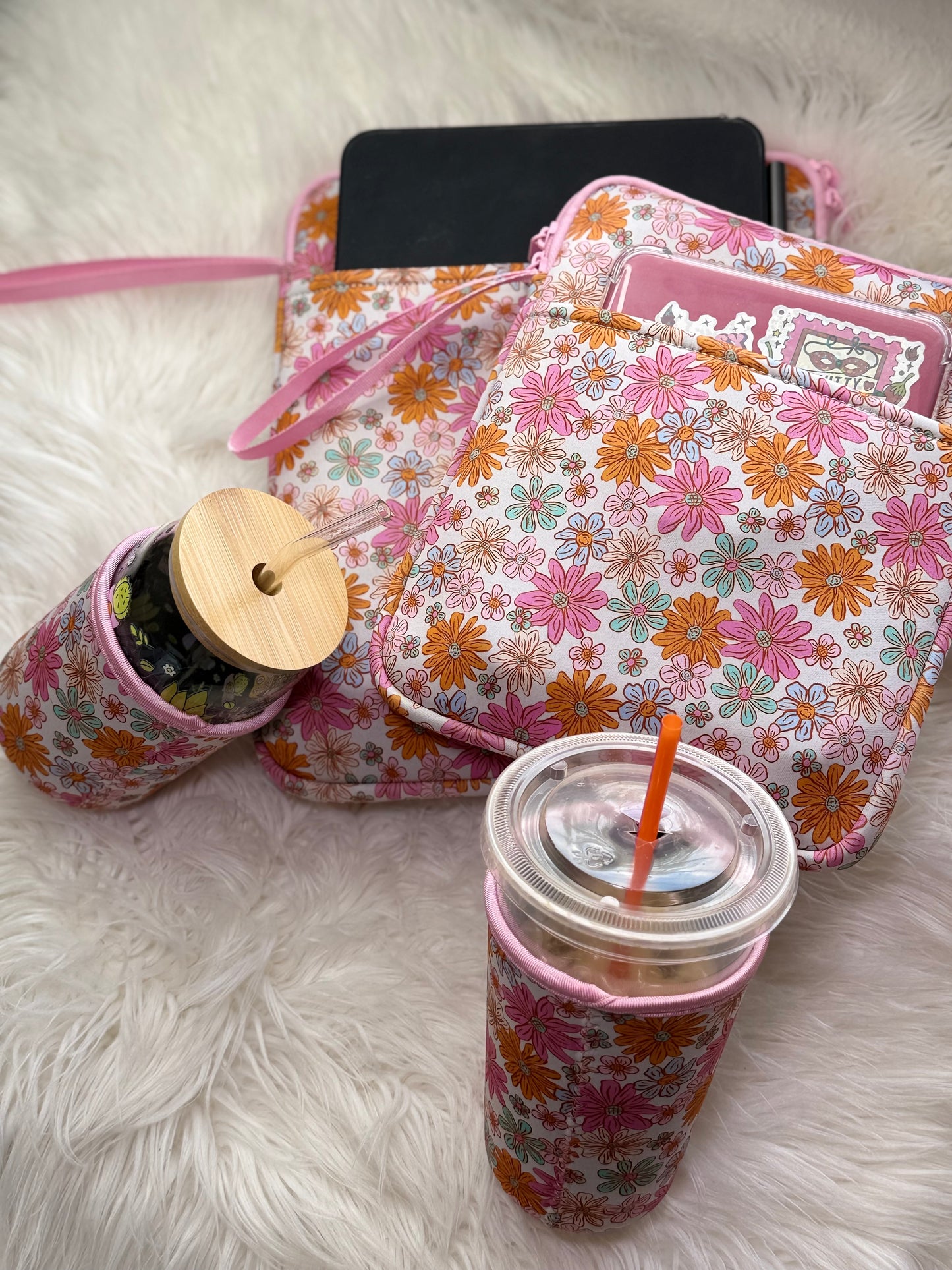 Floral Dream Cozy | Kindle, iPad Mini & Book Sleeve with Wristlet