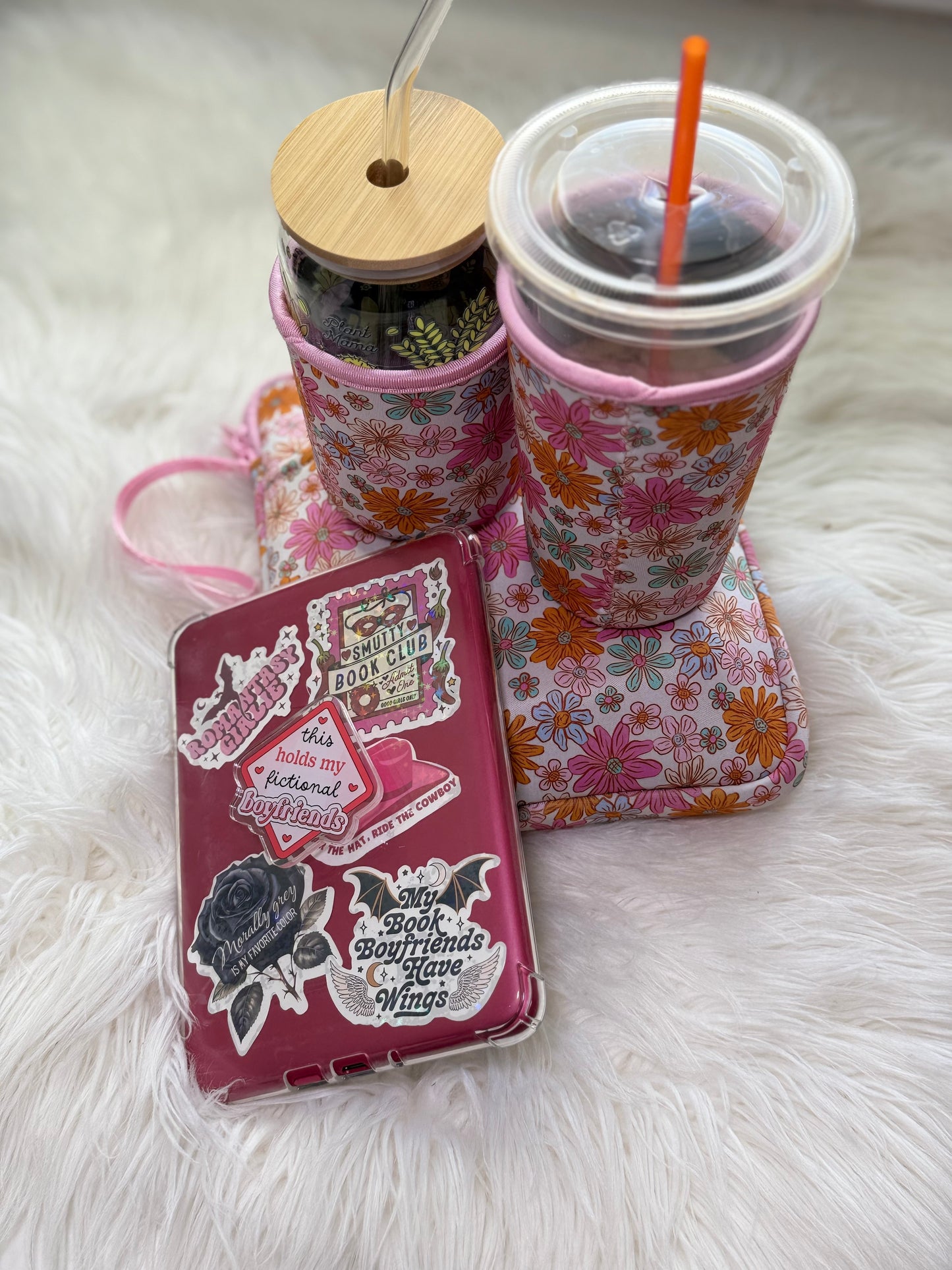 Floral Dream Cozy | Kindle, iPad Mini & Book Sleeve with Wristlet