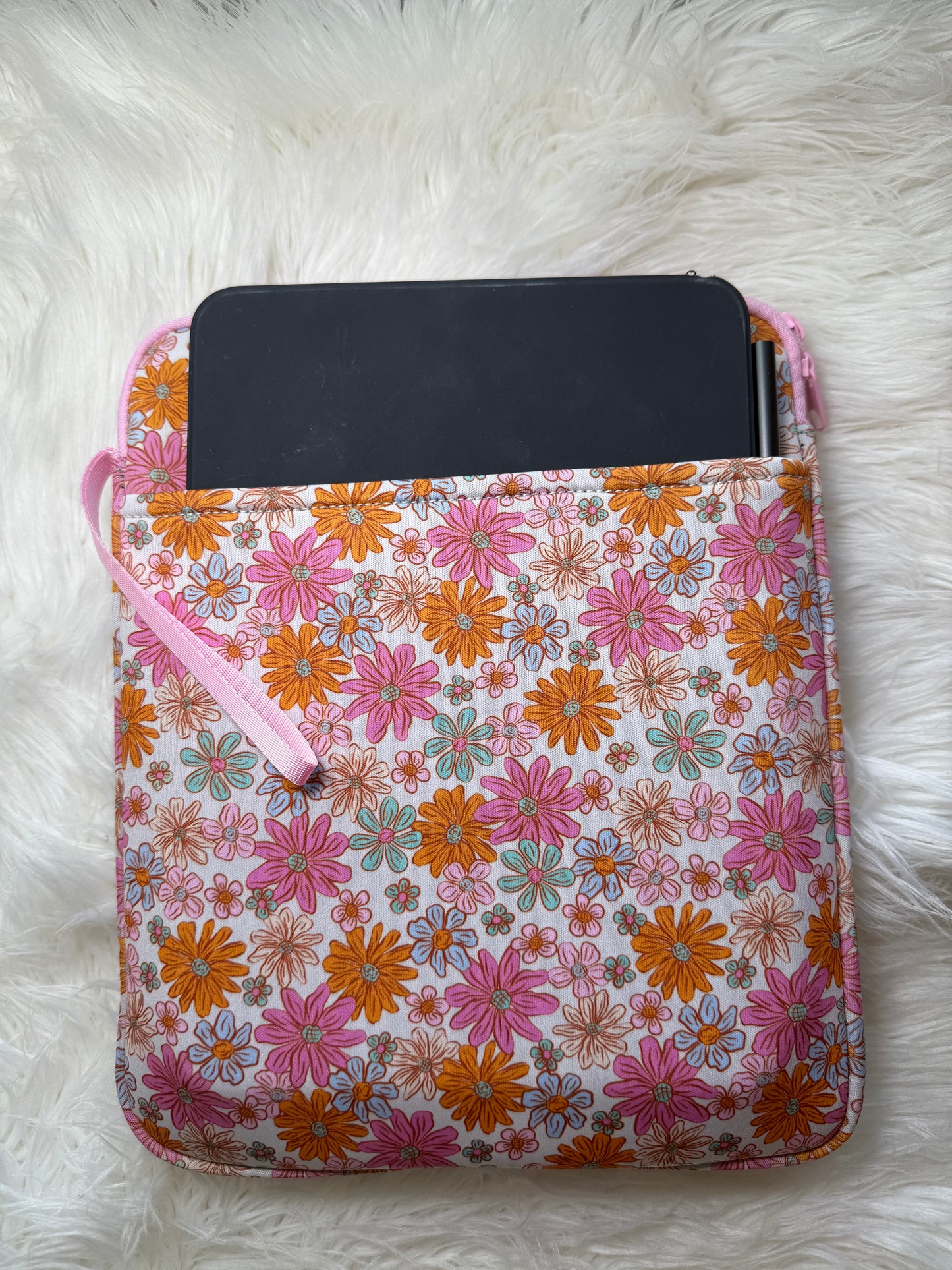 Floral Dream Cozy | Kindle, iPad Mini & Book Sleeve with Wristlet
